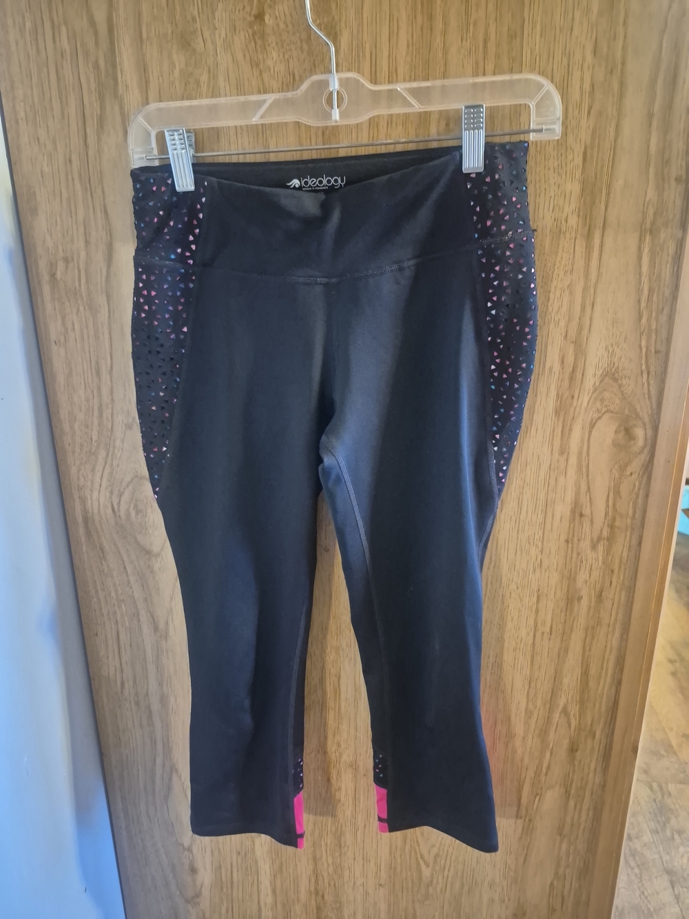 Women's High-Waist Black Capri Leggings with Pink Accent - Picture 3 of 5
